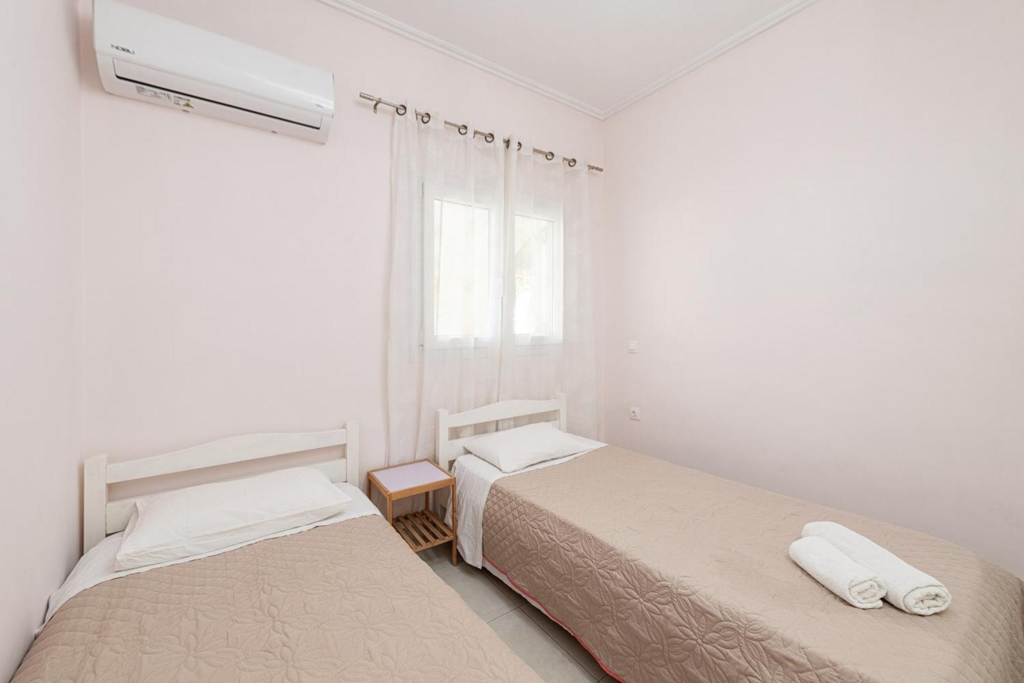 Lazaros Apartments Gouvia Exterior photo