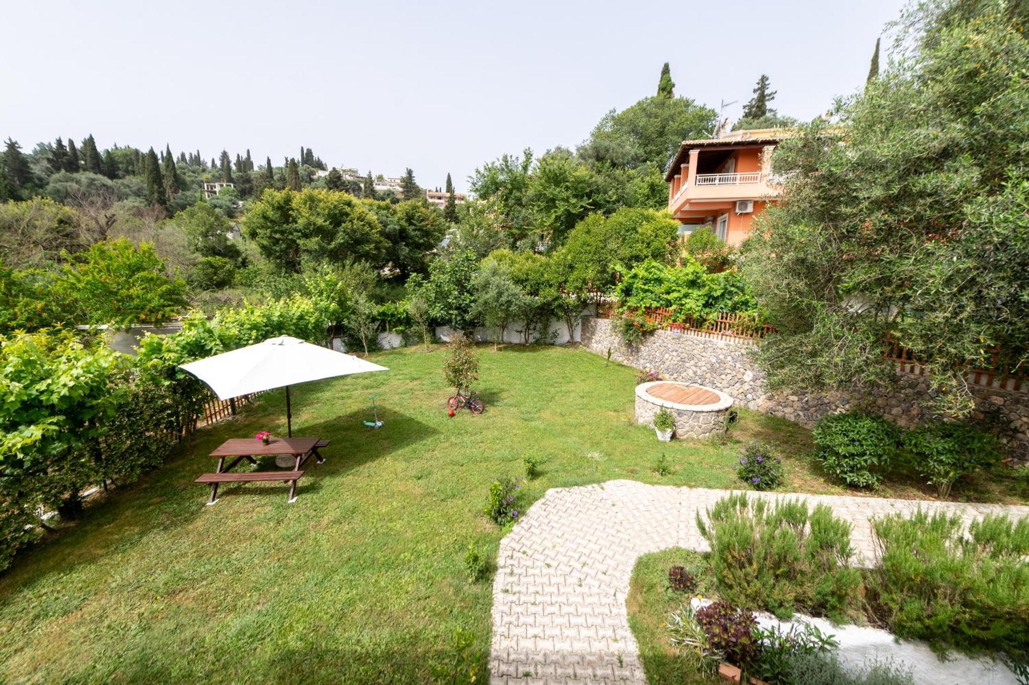 Lazaros Apartments Gouvia Exterior photo